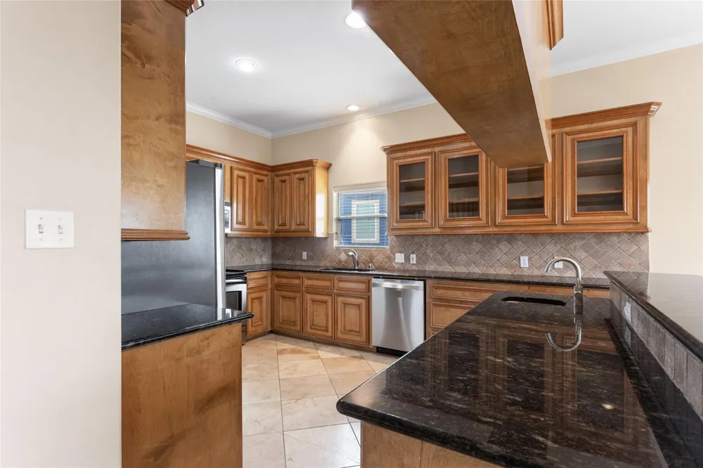 1110 Papeete Street Tiki Island, TX 77554