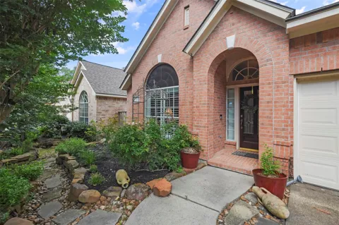 18 Pinery Ridge Place