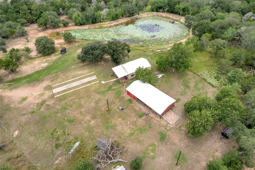 2396 Fm 109 Columbus, TX 78934