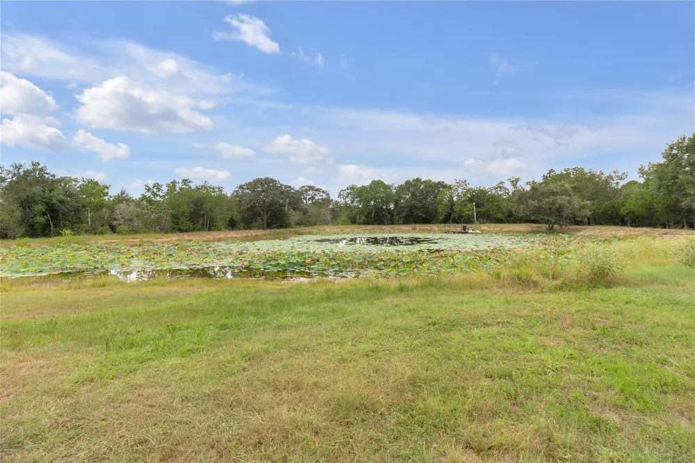 2396 Fm 109 Columbus, TX 78934