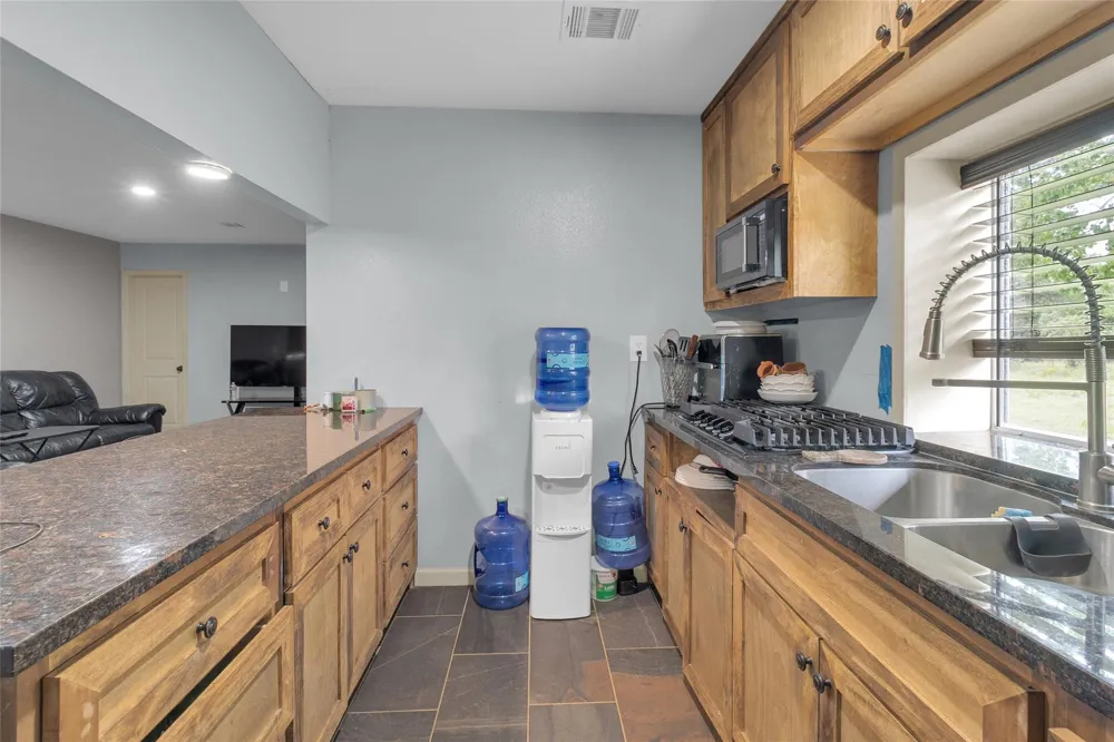 2396 Fm 109 Columbus, TX 78934