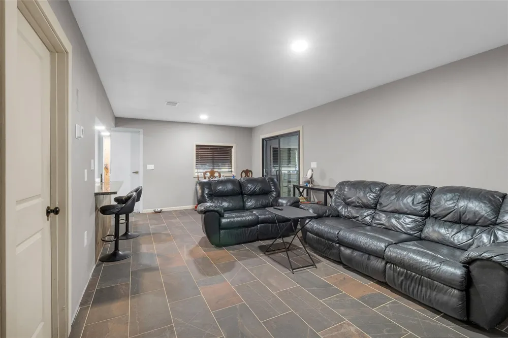 2396 Fm 109 Columbus, TX 78934