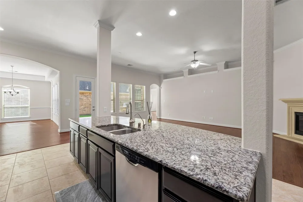 4918 Ava Meadows Lane Sugar Land, TX 77479