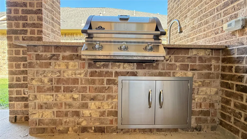 4918 Ava Meadows Lane Sugar Land, TX 77479