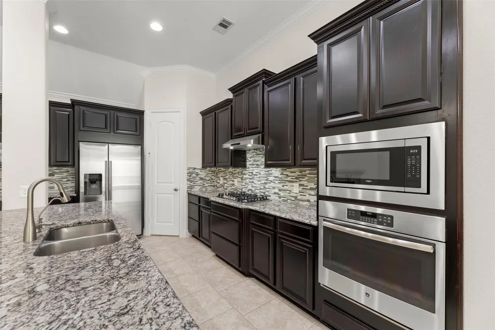 4918 Ava Meadows Lane Sugar Land, TX 77479