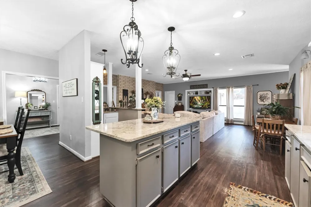59 El Dorado Street Panorama Village, TX 77304