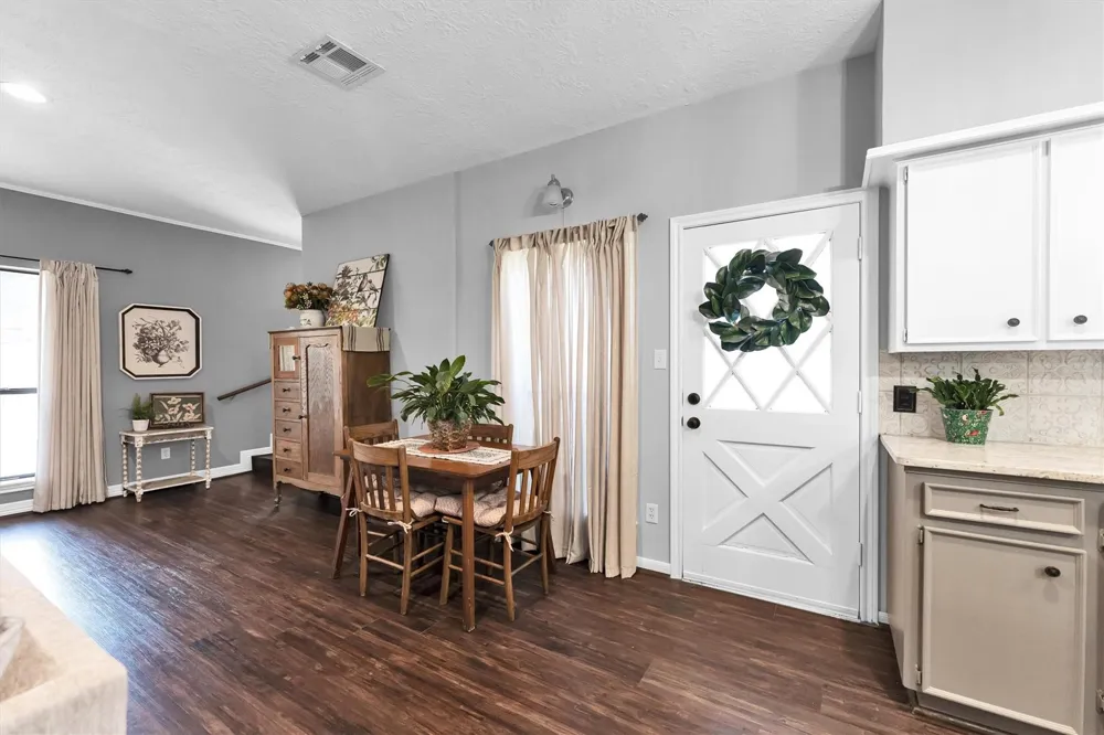 59 El Dorado Street Panorama Village, TX 77304