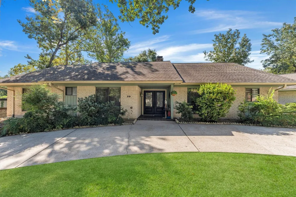 59 El Dorado Street Panorama Village, TX 77304