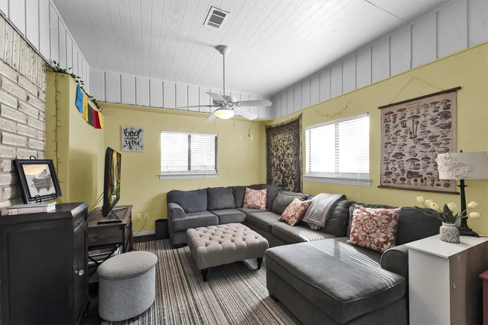59 El Dorado Street Panorama Village, TX 77304