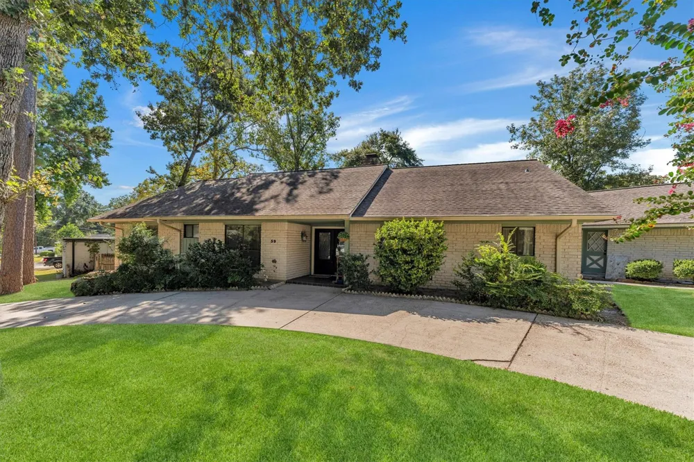 59 El Dorado Street Panorama Village, TX 77304