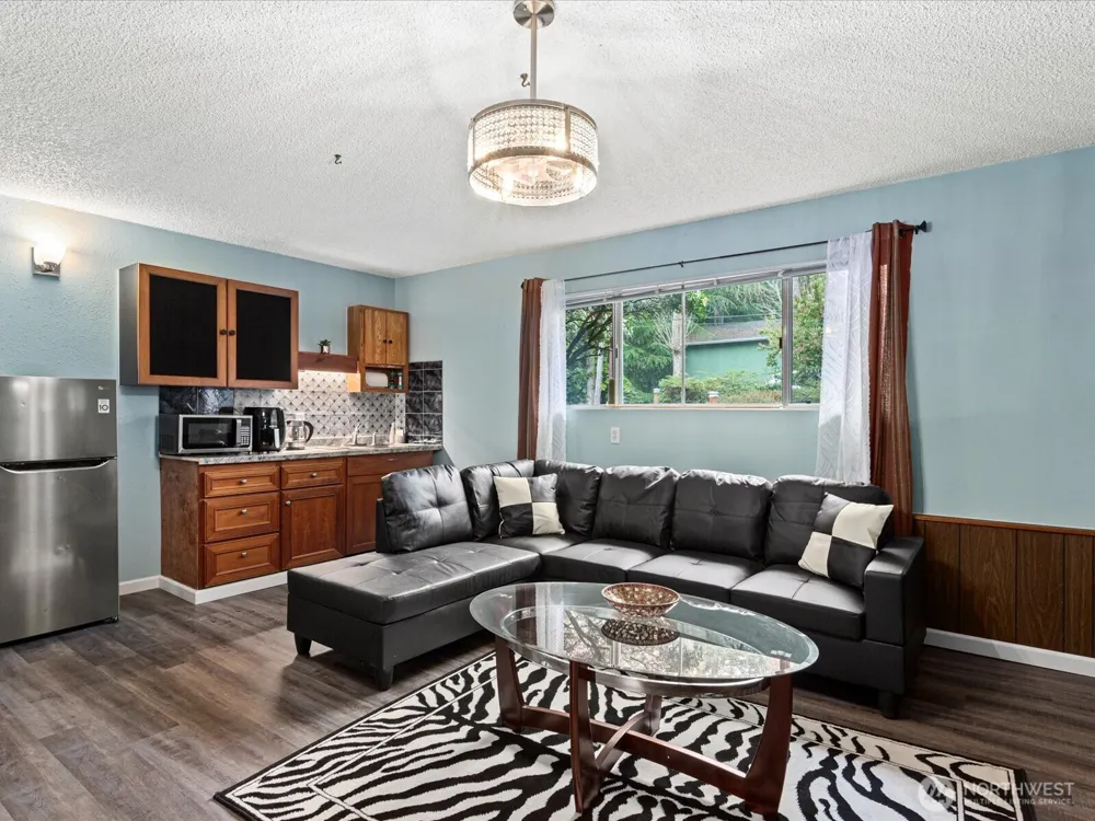 16445 Ambaum Boulevard S Burien, WA 98148