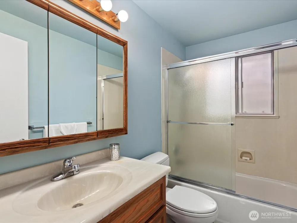 16445 Ambaum Boulevard S Burien, WA 98148