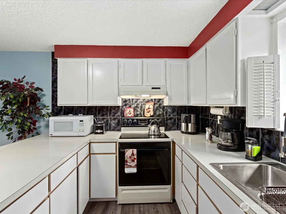 16445 Ambaum Boulevard S Burien, WA 98148