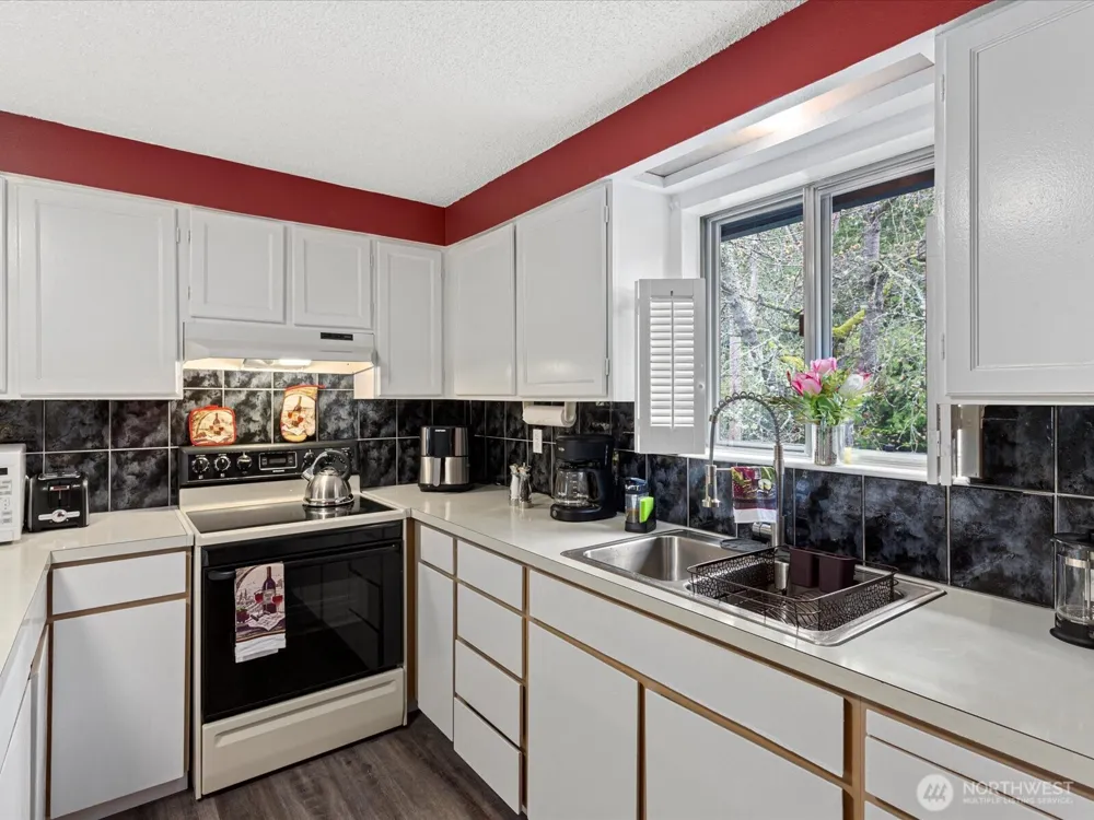 16445 Ambaum Boulevard S Burien, WA 98148