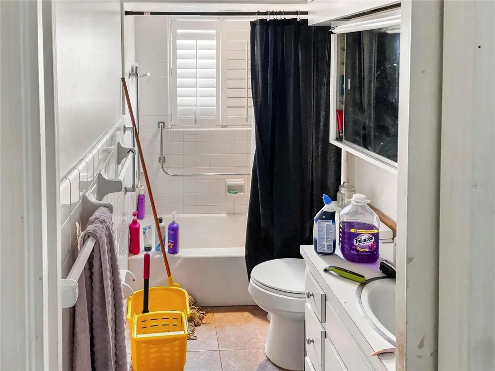 8410 GRADY AVENUE Tampa, FL 33614