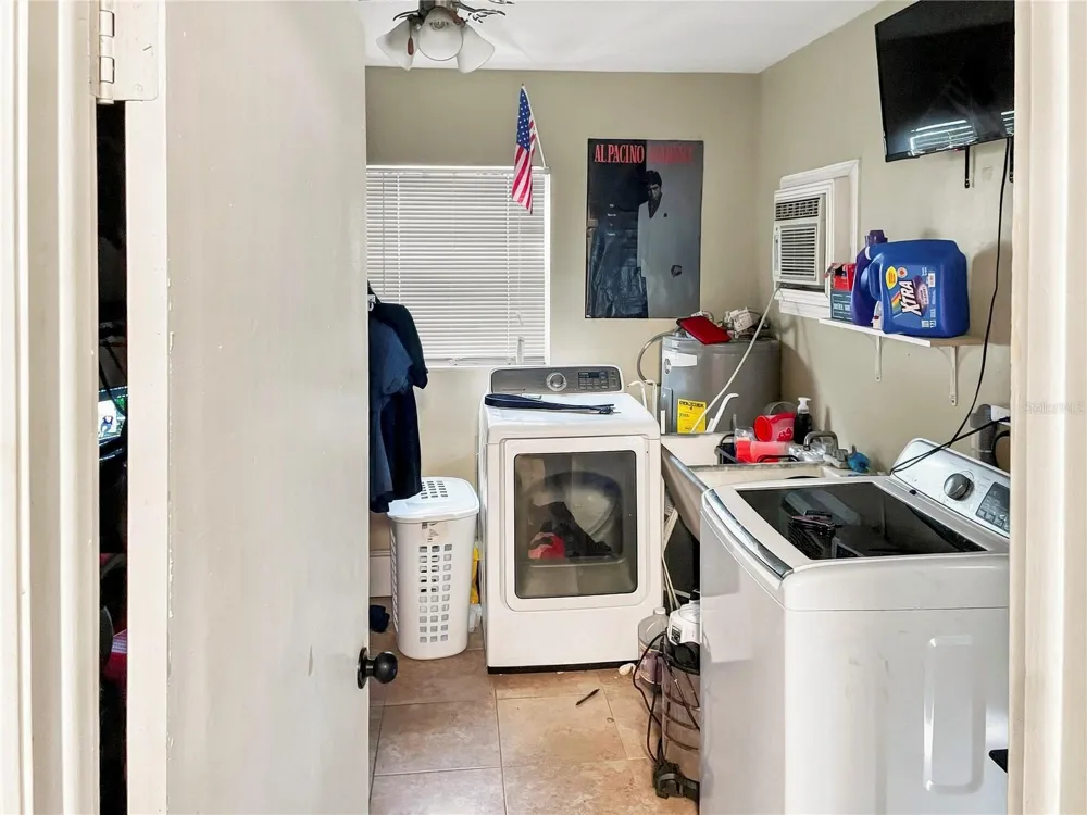8410 GRADY AVENUE Tampa, FL 33614