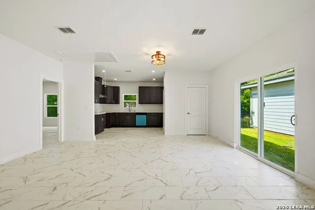 1342 Crystal San Antonio, TX 78211