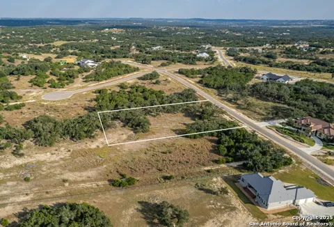 660 Travis Forest