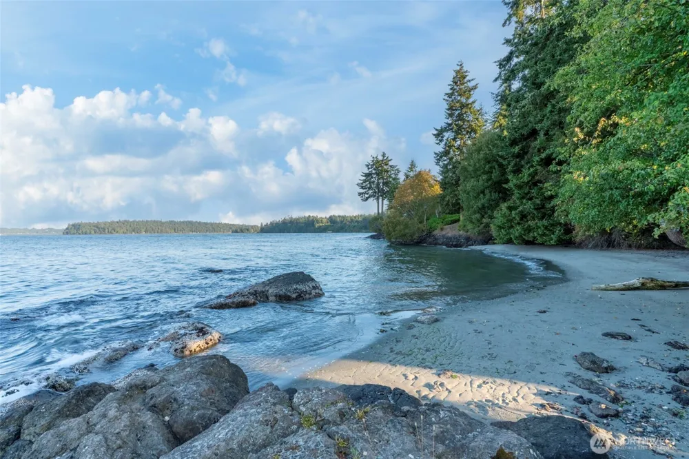 71 W Cedar Port Ludlow, WA 98365
