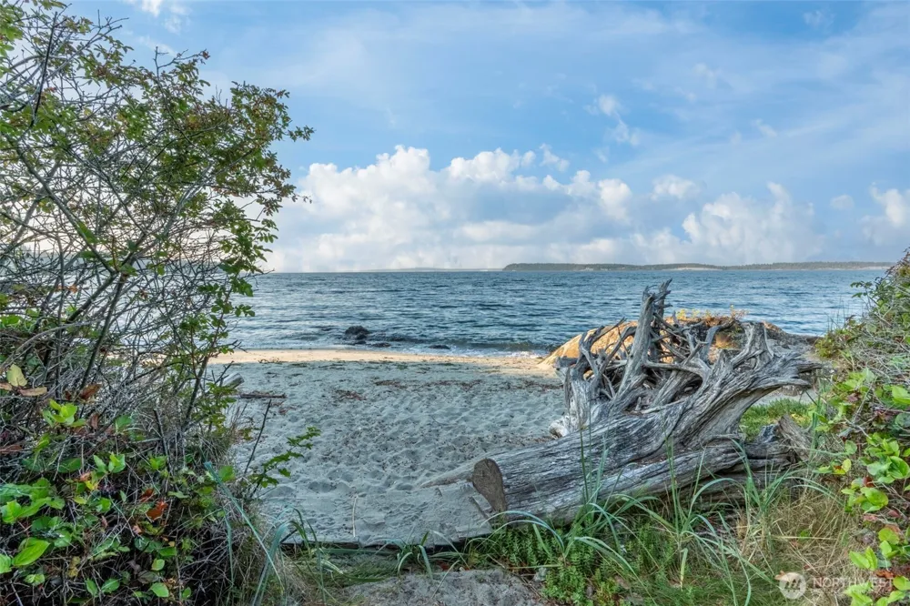 71 W Cedar Port Ludlow, WA 98365