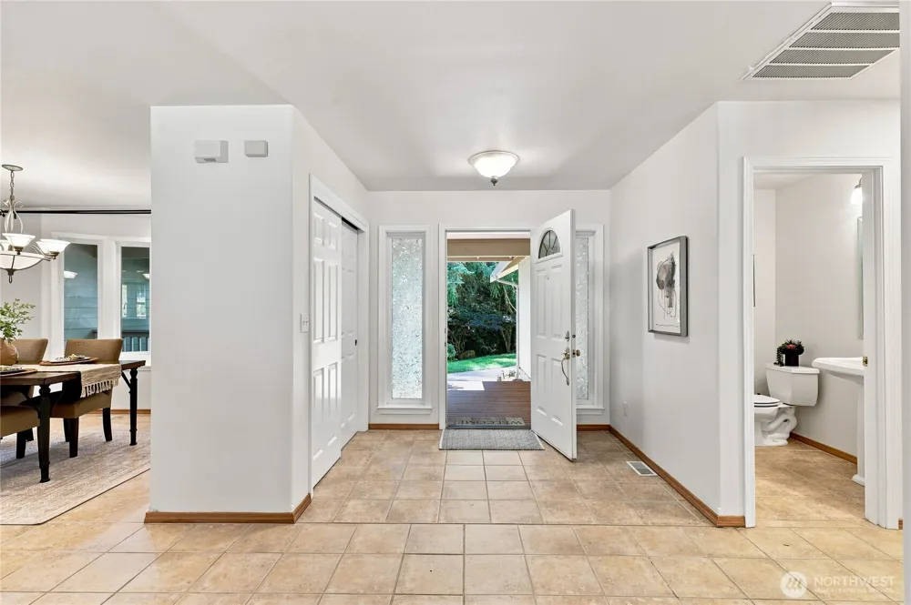 17523 Maple Hill Avenue NE Poulsbo, WA 98370