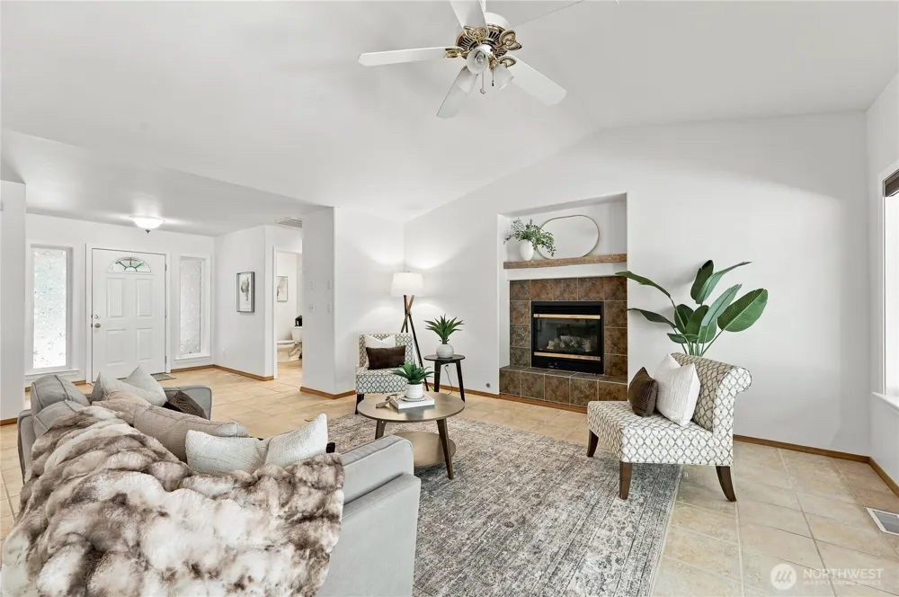 17523 Maple Hill Avenue NE Poulsbo, WA 98370