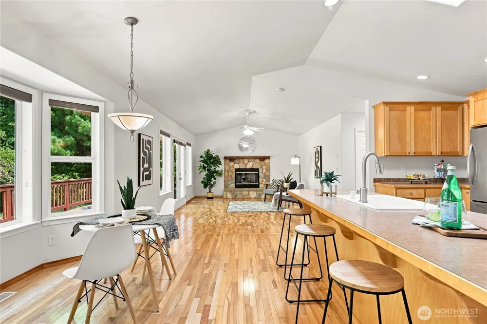 17523 Maple Hill Avenue NE Poulsbo, WA 98370