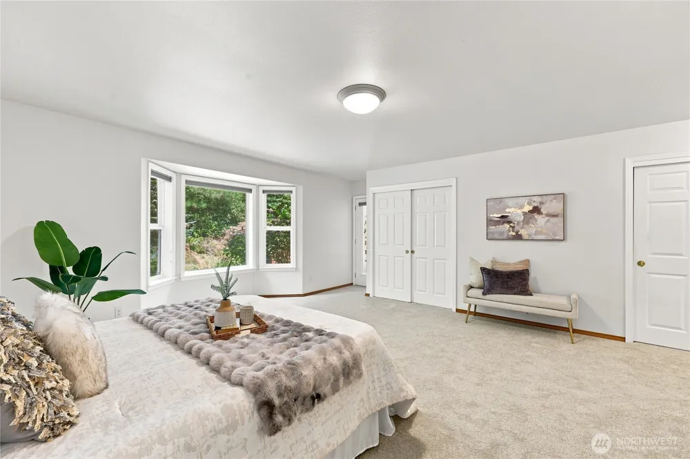 17523 Maple Hill Avenue NE Poulsbo, WA 98370