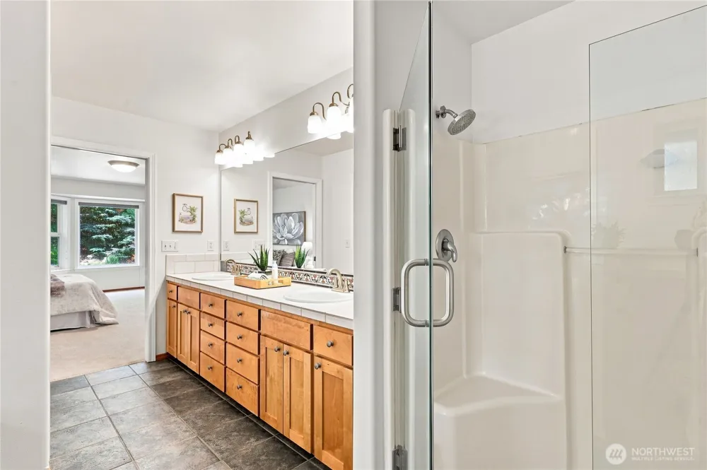 17523 Maple Hill Avenue NE Poulsbo, WA 98370
