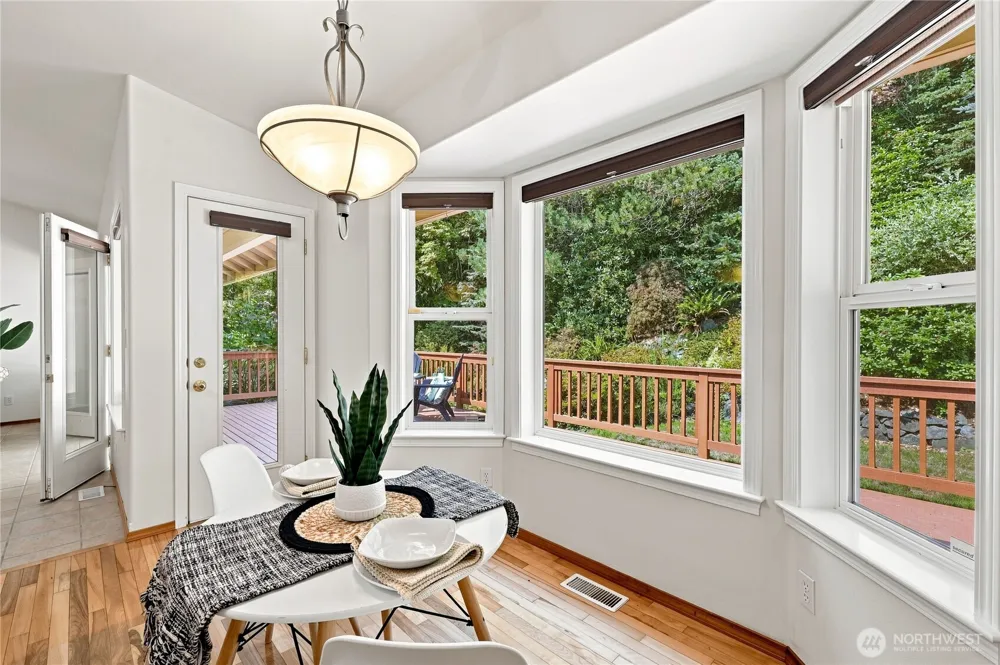 17523 Maple Hill Avenue NE Poulsbo, WA 98370