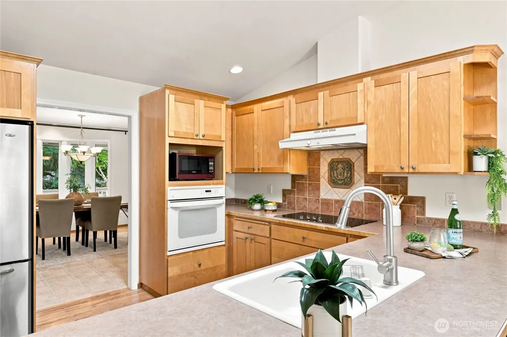 17523 Maple Hill Avenue NE Poulsbo, WA 98370