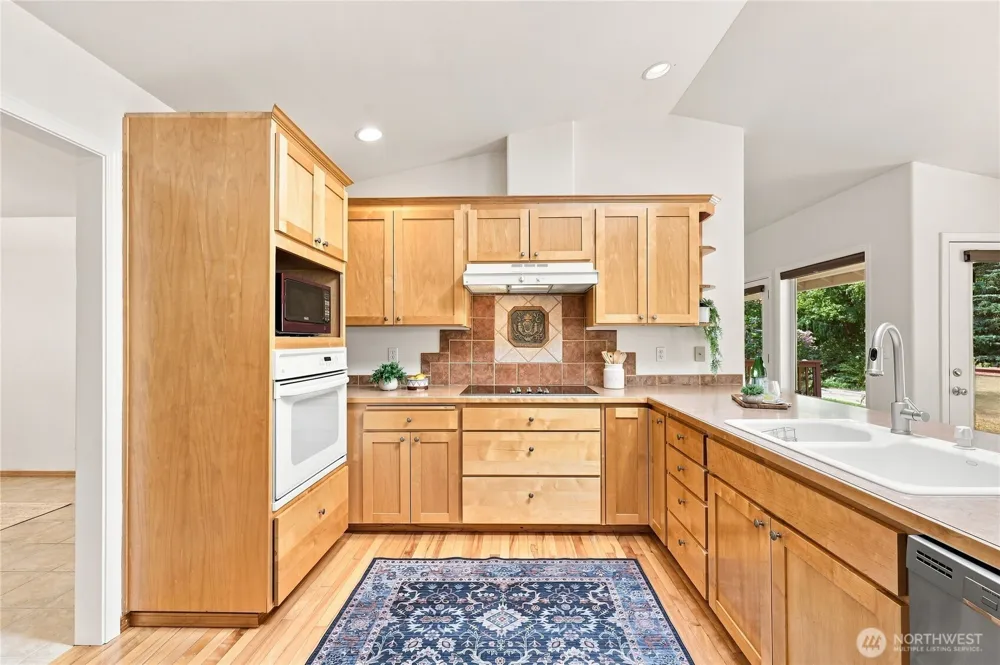 17523 Maple Hill Avenue NE Poulsbo, WA 98370