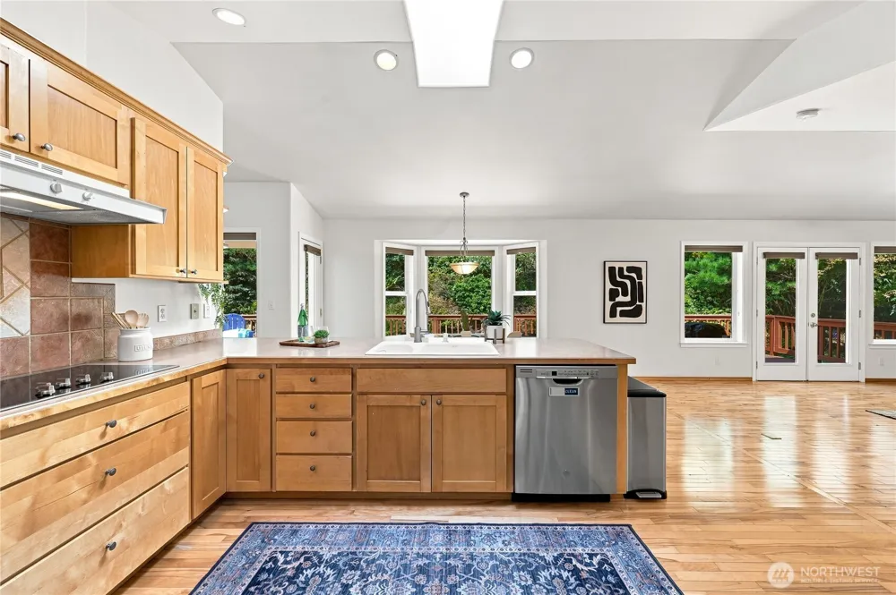 17523 Maple Hill Avenue NE Poulsbo, WA 98370