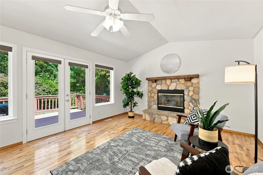 17523 Maple Hill Avenue NE Poulsbo, WA 98370