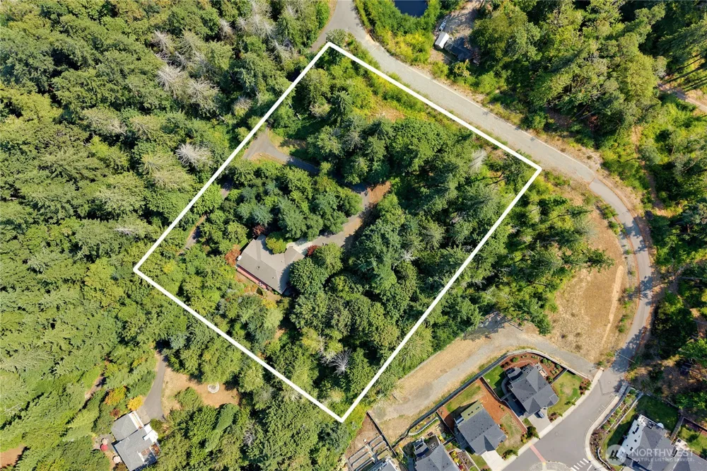 17523 Maple Hill Avenue NE Poulsbo, WA 98370