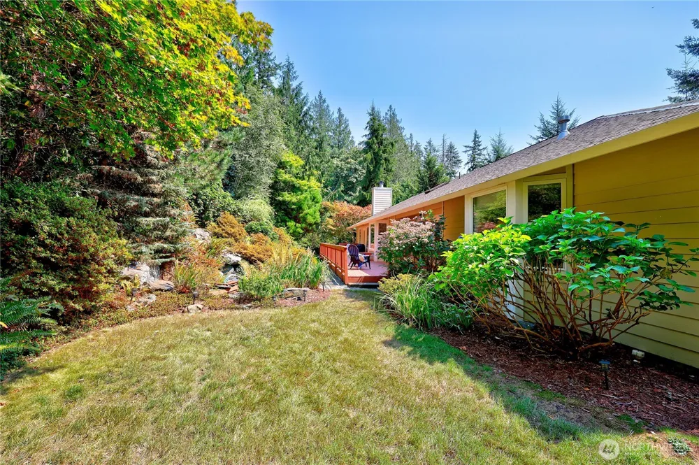 17523 Maple Hill Avenue NE Poulsbo, WA 98370