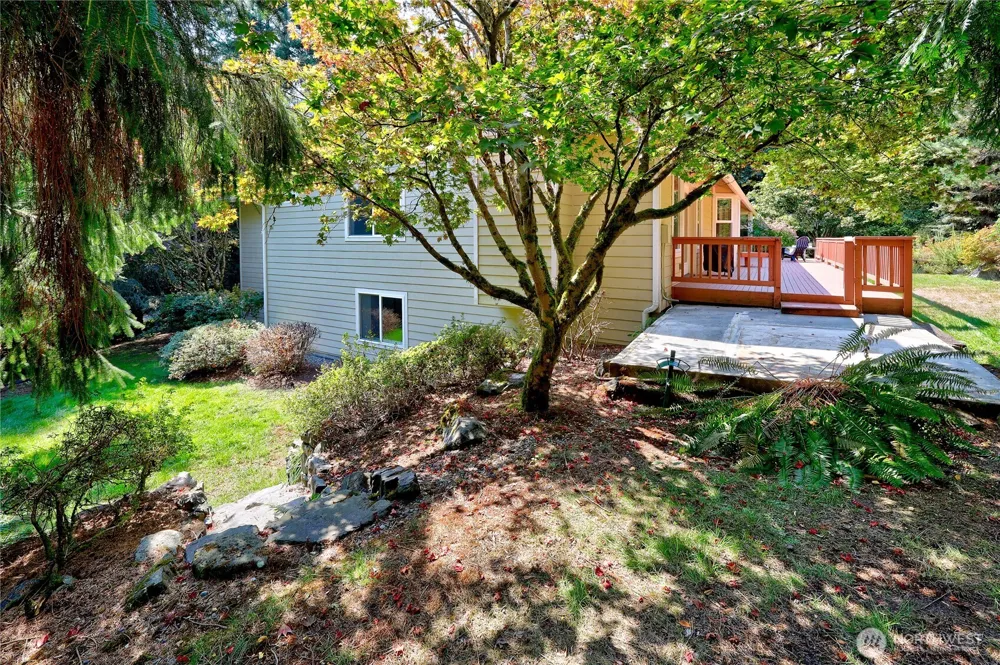 17523 Maple Hill Avenue NE Poulsbo, WA 98370