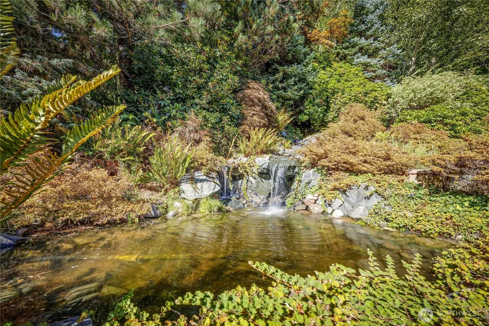17523 Maple Hill Avenue NE Poulsbo, WA 98370