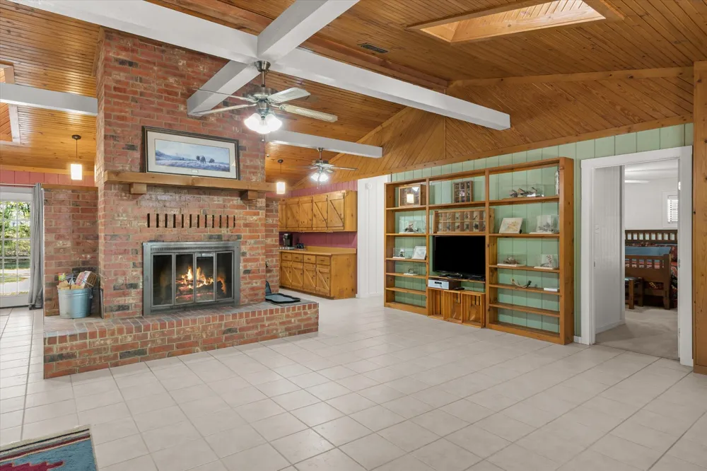 540 Vz County Road 3207 Edgewood, TX 75117