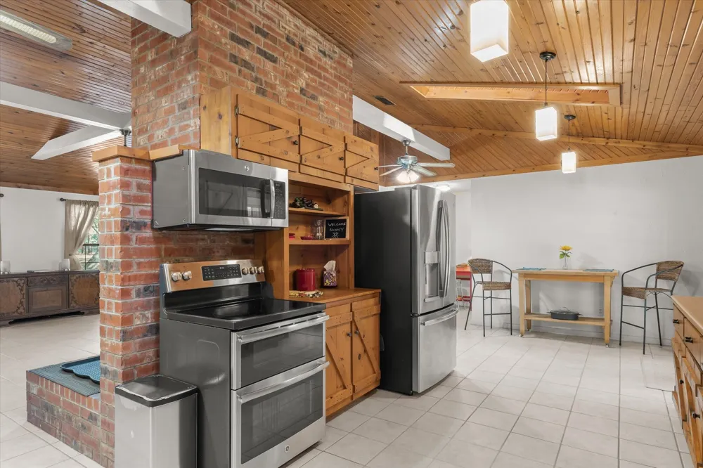 540 Vz County Road 3207 Edgewood, TX 75117