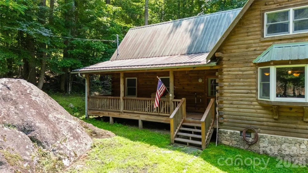 400 Amber Drive Bakersville, NC 28075