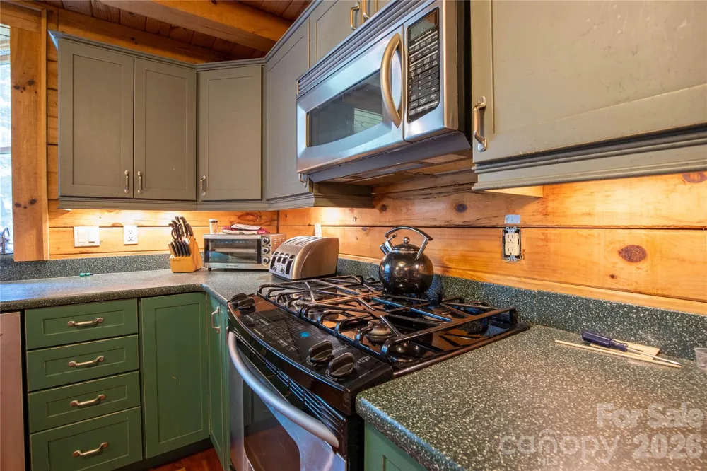 400 Amber Drive Bakersville, NC 28075