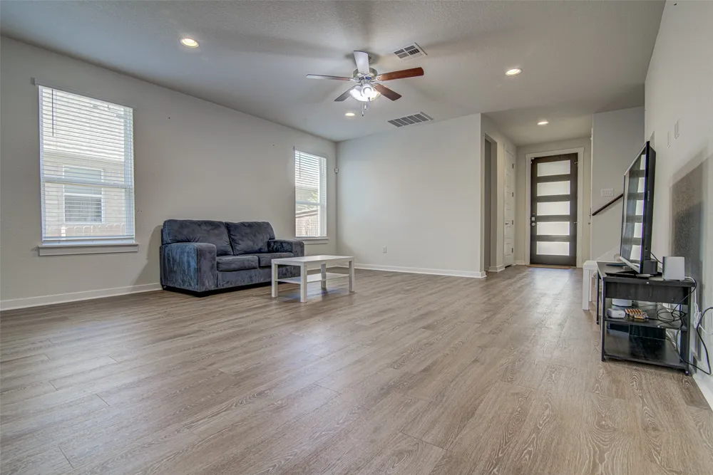 106 Bear Paw Run Georgetown, TX 78628