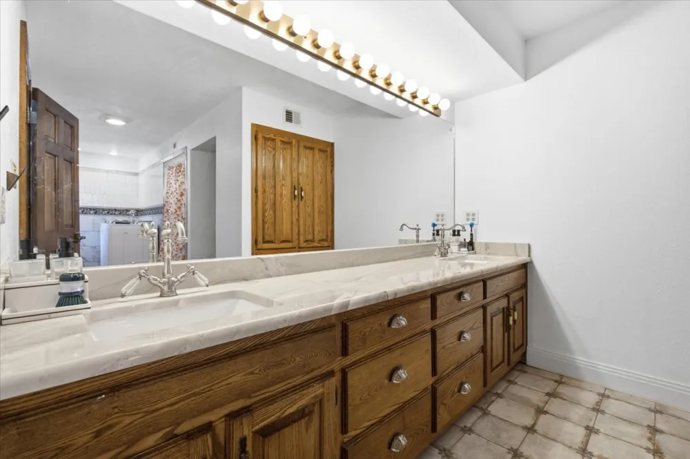 9421 County Road 3670 Allen, OK 74825