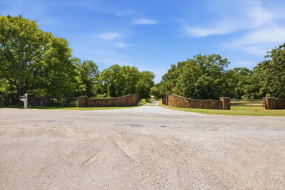 9421 County Road 3670 Allen, OK 74825
