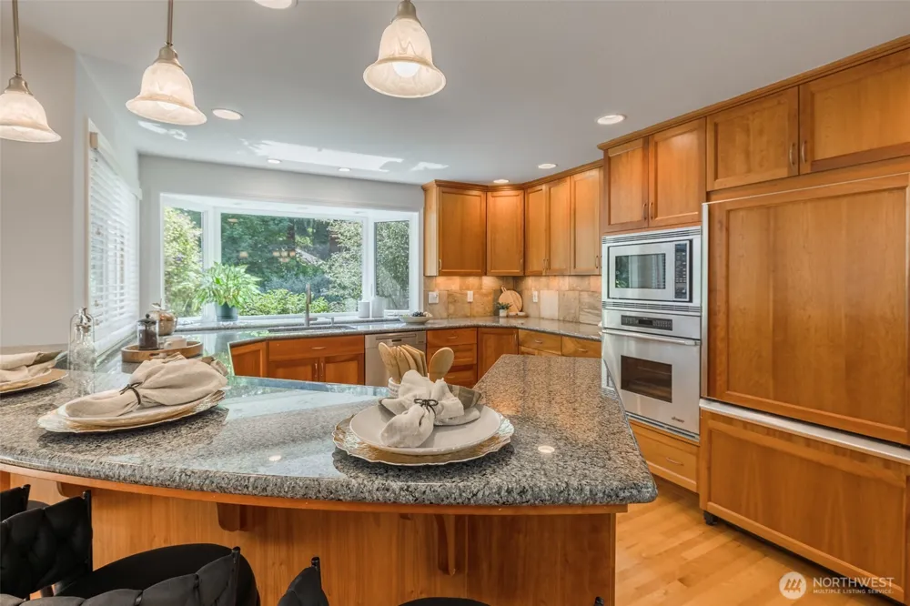 12617 NE 5th Street Bellevue, WA 98005