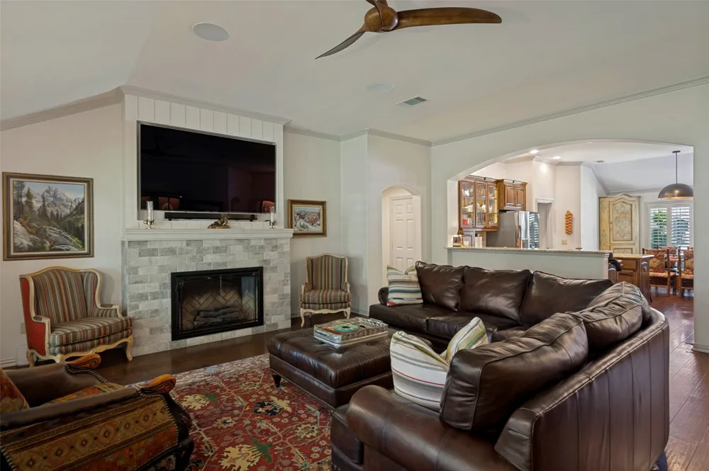 8901 Crestview Drive Denton, TX 76207