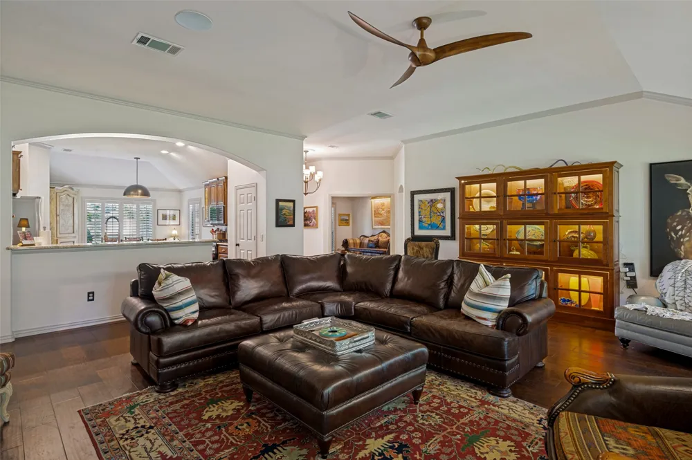 8901 Crestview Drive Denton, TX 76207
