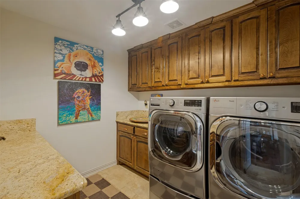 8901 Crestview Drive Denton, TX 76207