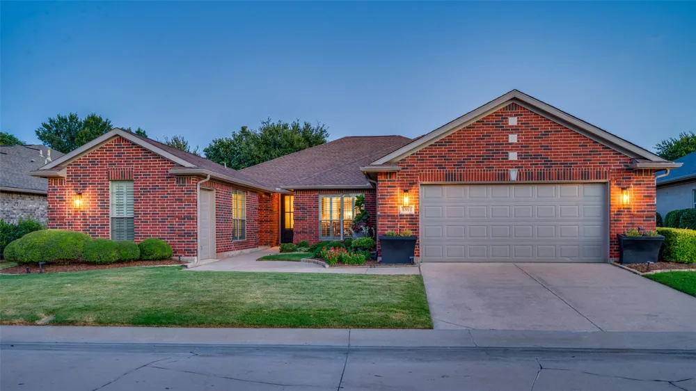 8901 Crestview Drive Denton, TX 76207